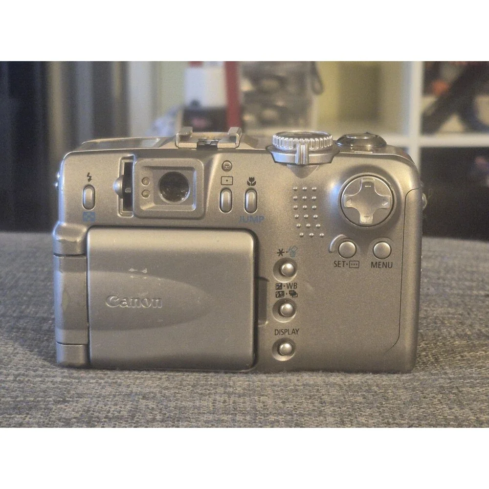 ⭐Canon Powershot G2 Silver 4.0MP 3x Zoom w/ 1 Canon battery + Camera Bag